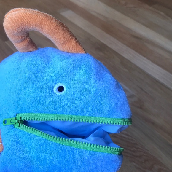 Pottery Barn Kids Terry Cloth Fish Toiletry Bag with Handle - Picture 2 of 2